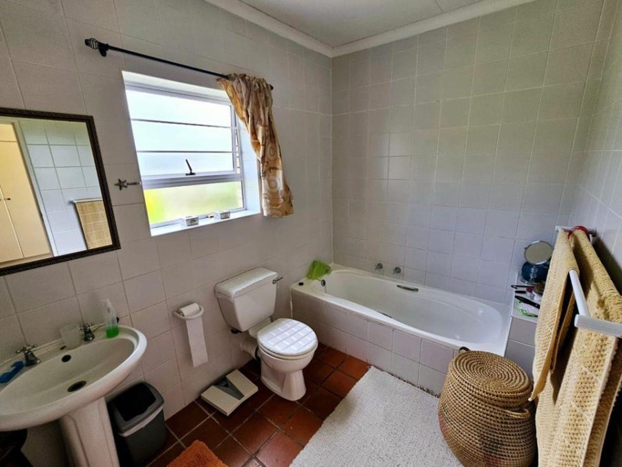 3 Bedroom Property for Sale in Stilbaai Wes Western Cape